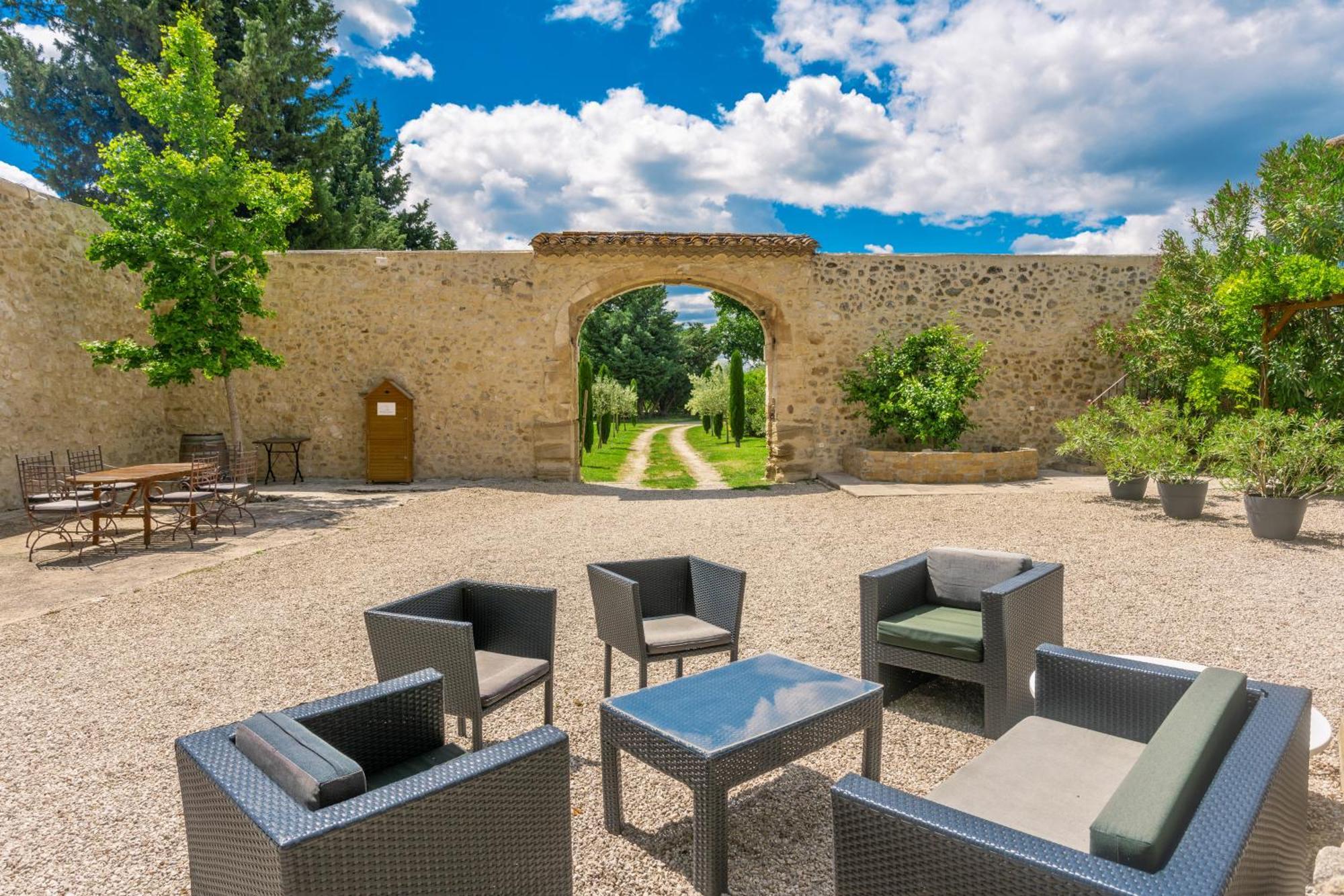 Hotel Le Mas De La Vincane Pernes-les-Fontaines Exterior foto